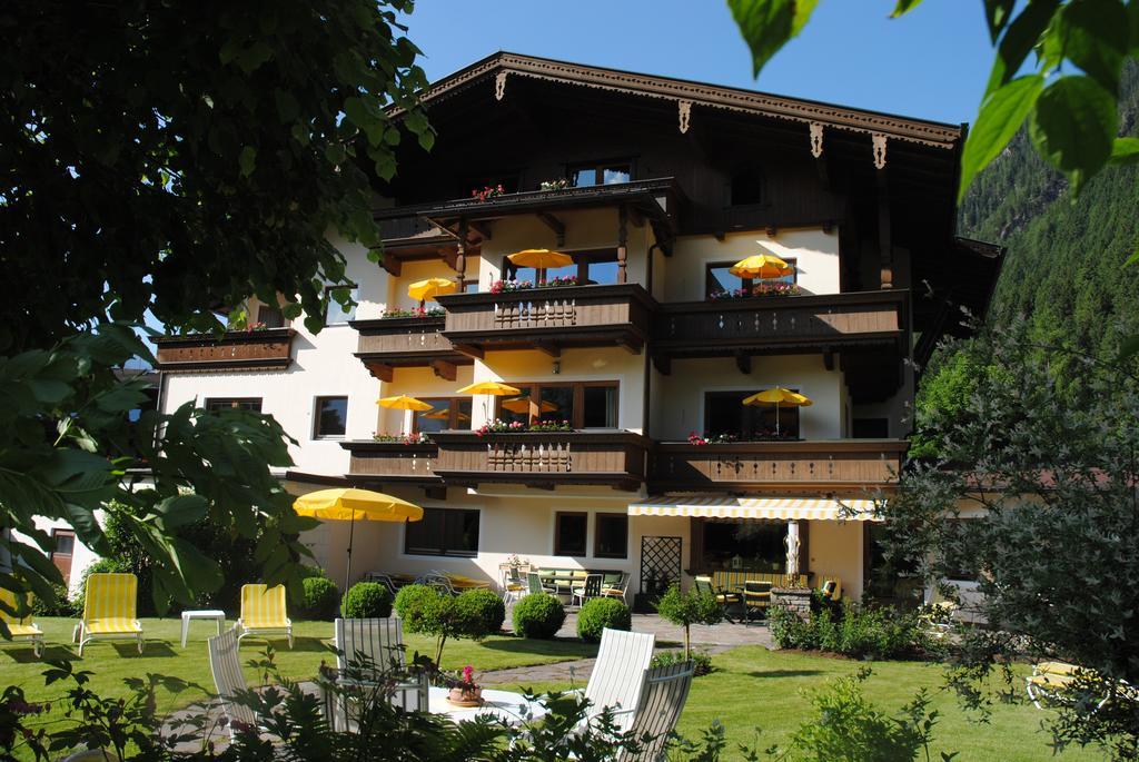 Hotel Garni Erler Mayrhofen Exterior foto